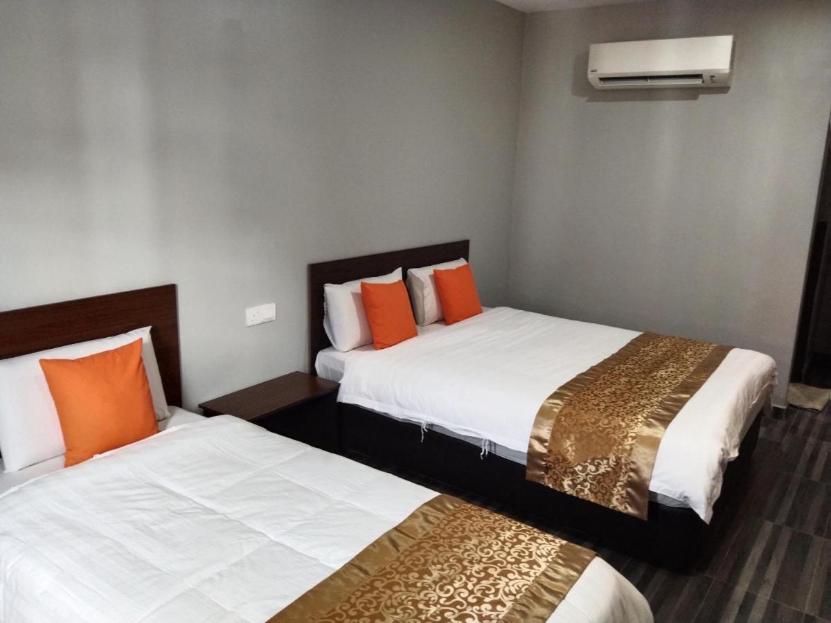 One World Hotel Кулаи Экстерьер фото